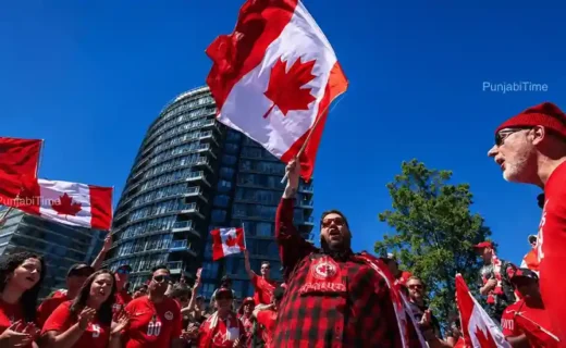 Canada FIFA World Cup ਮੈਚ ਵਿੱਚ ਕੈਨੇਡਾ ਦੇ ਖਿਡਾਰੀ ਜਿੱਤ ਦਾ ਜਸ਼ਨ ਮਨਾਉਂਦੇ ਹੋਏ।