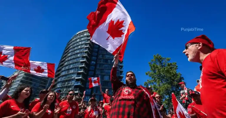 Canada FIFA World Cup ਮੈਚ ਵਿੱਚ ਕੈਨੇਡਾ ਦੇ ਖਿਡਾਰੀ ਜਿੱਤ ਦਾ ਜਸ਼ਨ ਮਨਾਉਂਦੇ ਹੋਏ।