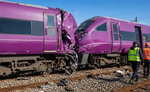 UK Train Collision ਵਾਲੀ ਥਾਂ ’ਤੇ ਰੇਲ ਪਟੜੀਆਂ ਅਤੇ ਰਾਹਤ ਟੀਮਾਂ।