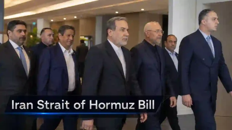 Iran Strait of Hormuz bill — ਹੋਰਮੁਜ਼ ਜਲਡਮਰੂ ਵਿੱਚੋਂ ਲੰਘਦੇ ਤੇਲ ਟੈਂਕਰ ਦਾ ਦ੍ਰਿਸ਼।