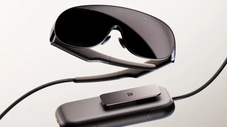 Meta VR Glasses ਅਤੇ ਕੇਬਲ ਨਾਲ ਜੁੜਿਆ ਵੱਖਰਾ ਕੰਪਿਊਟਿੰਗ ਯੂਨਿਟ